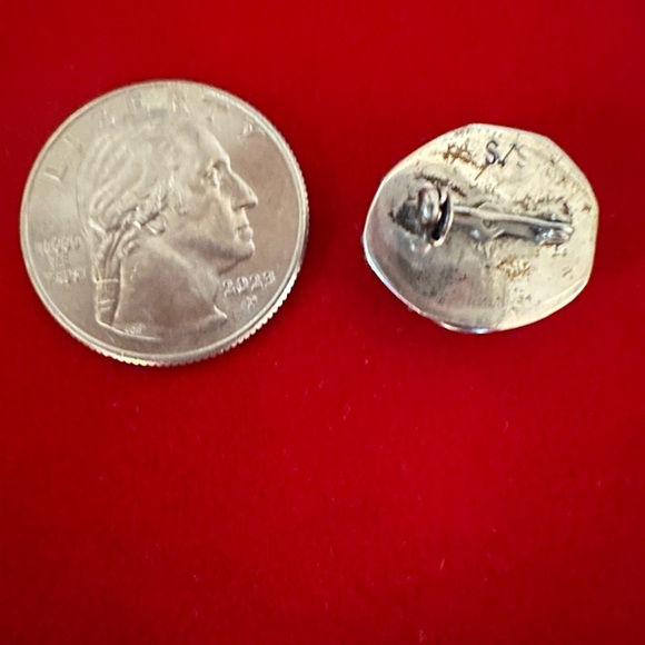 Vintage Small Turquoise Pin with Black Veining - Picture 3 of 4